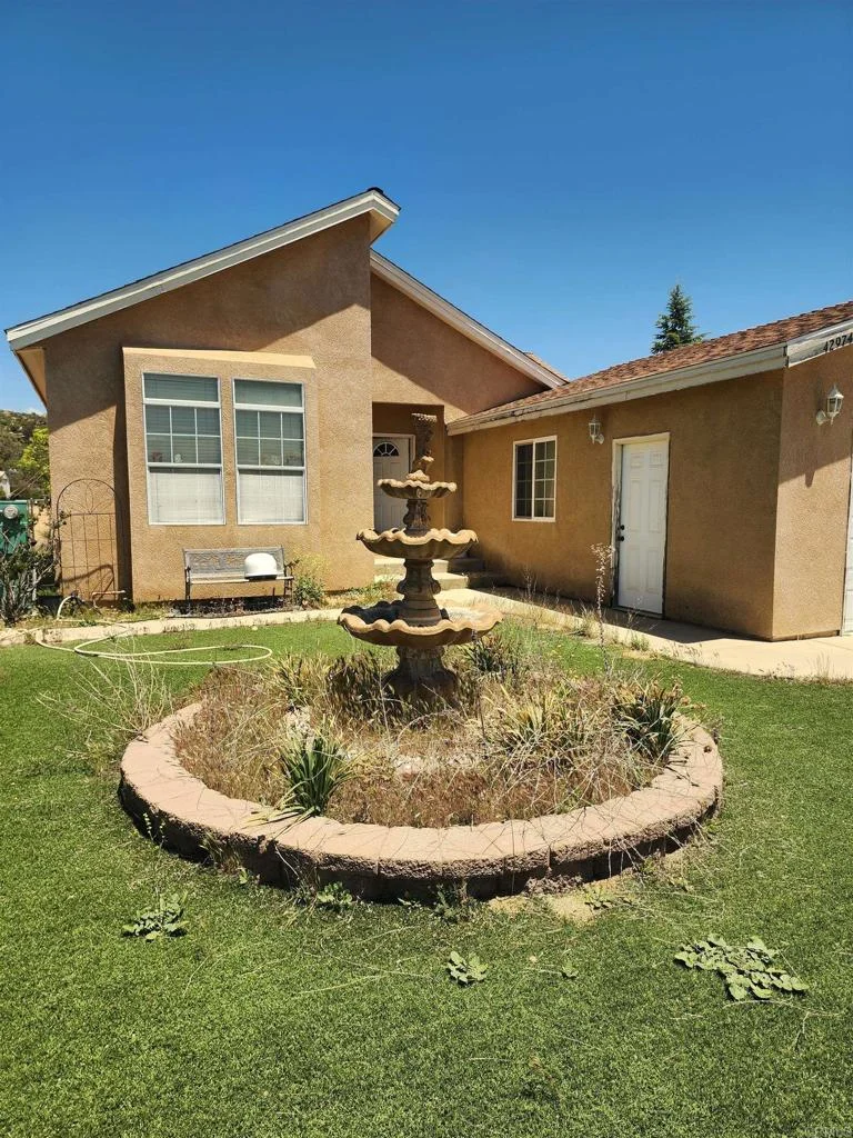 42974 Rolling Hills Drive, Aguanga, CA 92536