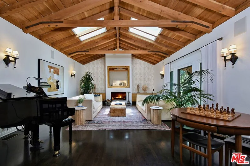 4277 Beck Avenue, Studio City, CA 91604