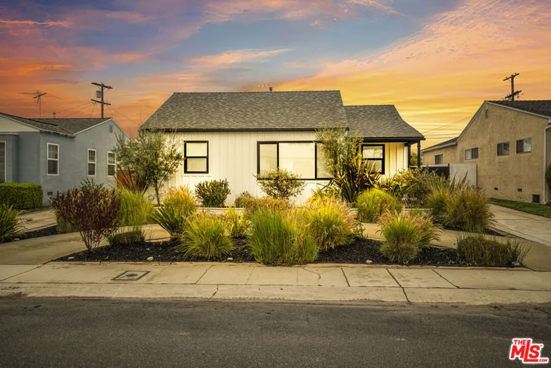 7868 Naylor Avenue, Los Angeles, CA 90045