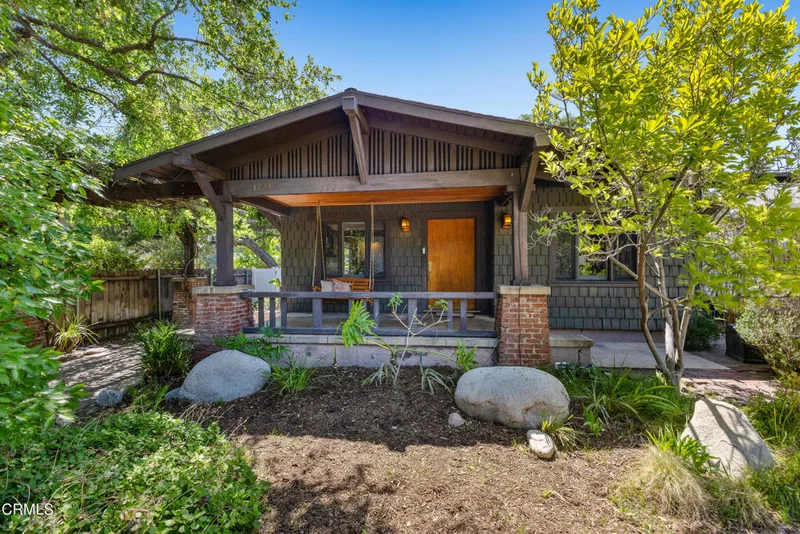1229 N Sierra Bonita Avenue, Pasadena, CA 91104