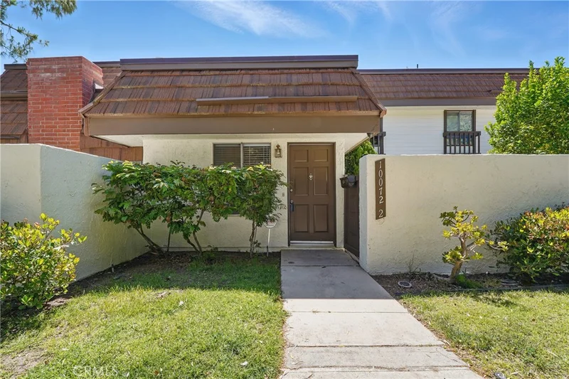 10072 Larwin Avenue 2, Chatsworth, CA 91311