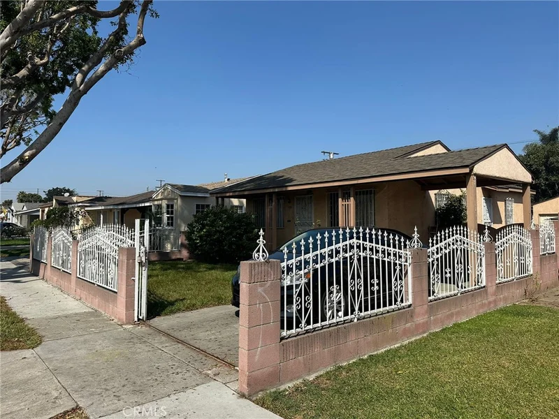 2549 Kansas Avenue, South Gate, CA 90280