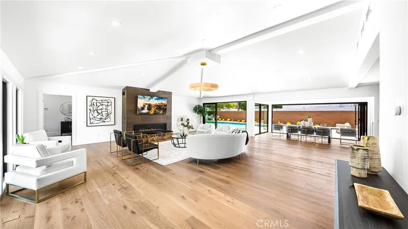 18823 La Amistad Place, Tarzana, CA 91356