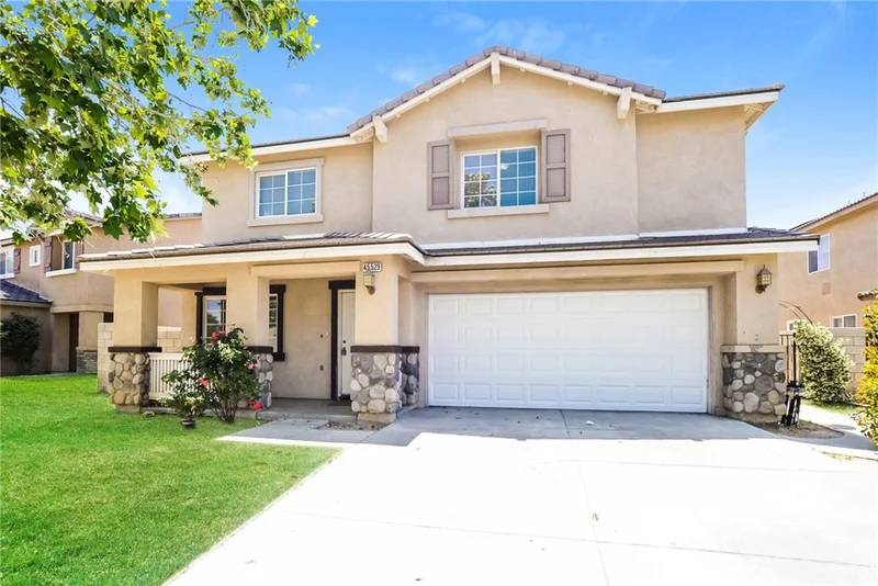 45529 36th Street E, Lancaster, CA 93535