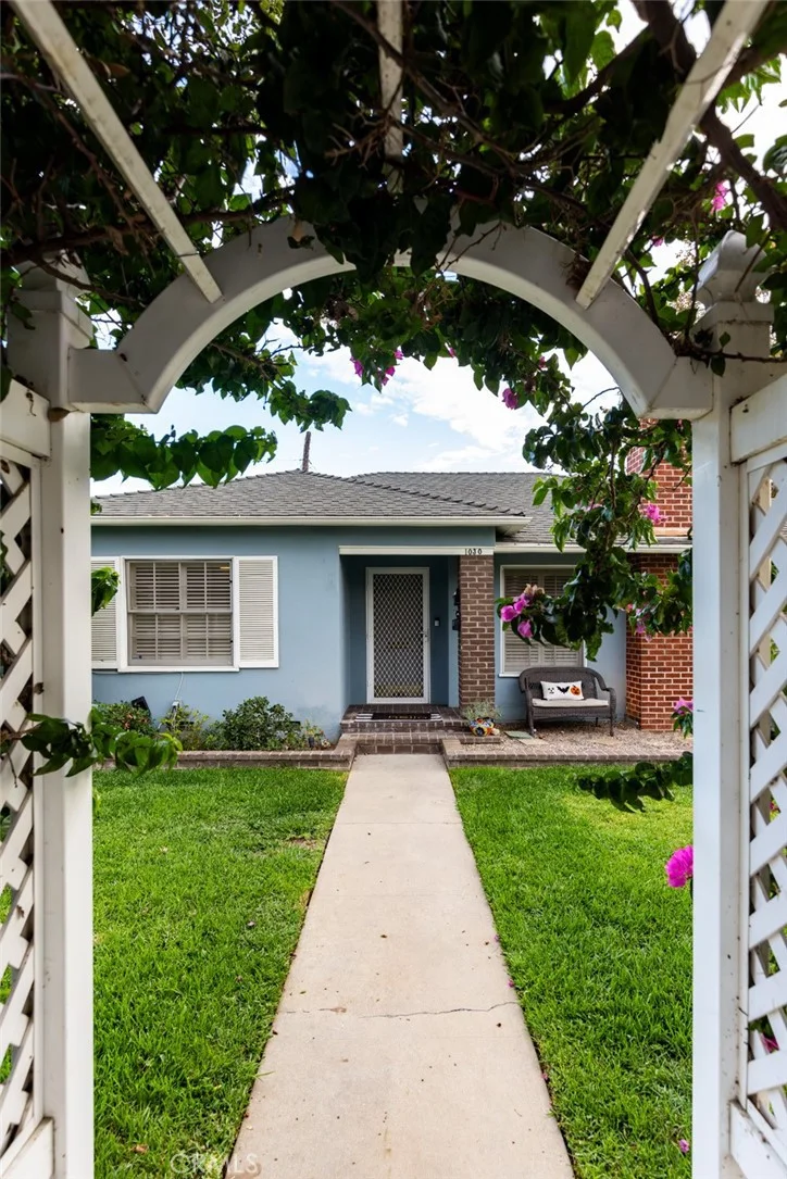 1030 W 19th Street, Santa Ana, CA 92706