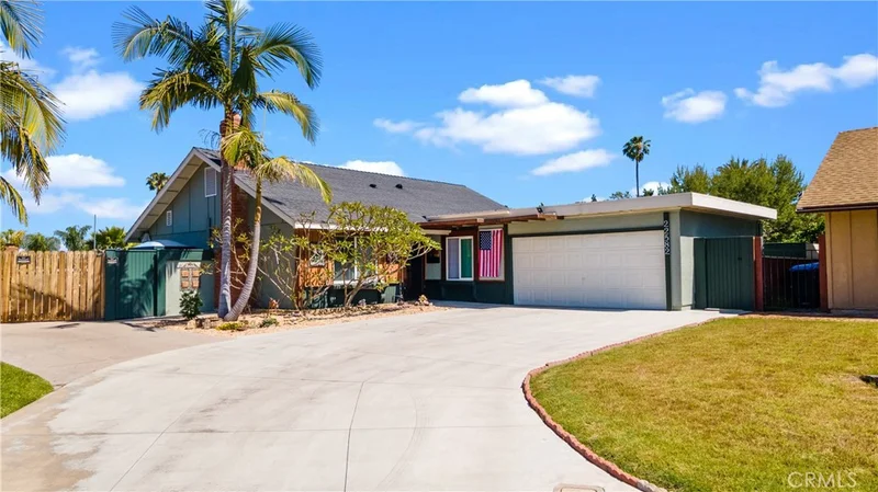 22582 Catania, Laguna Hills, CA 92653