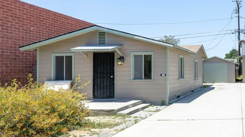 1127 S Mcdonnell Avenue, East Los Angeles, CA 90022