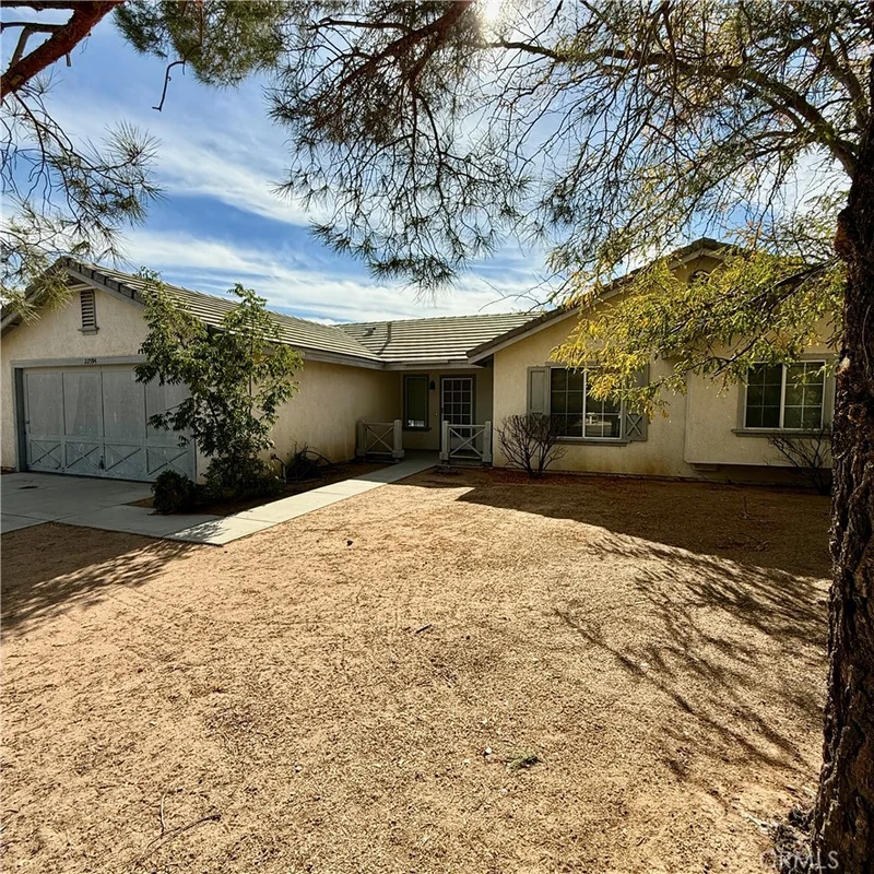 22594 Cuyama Court, Apple Valley, CA 92307