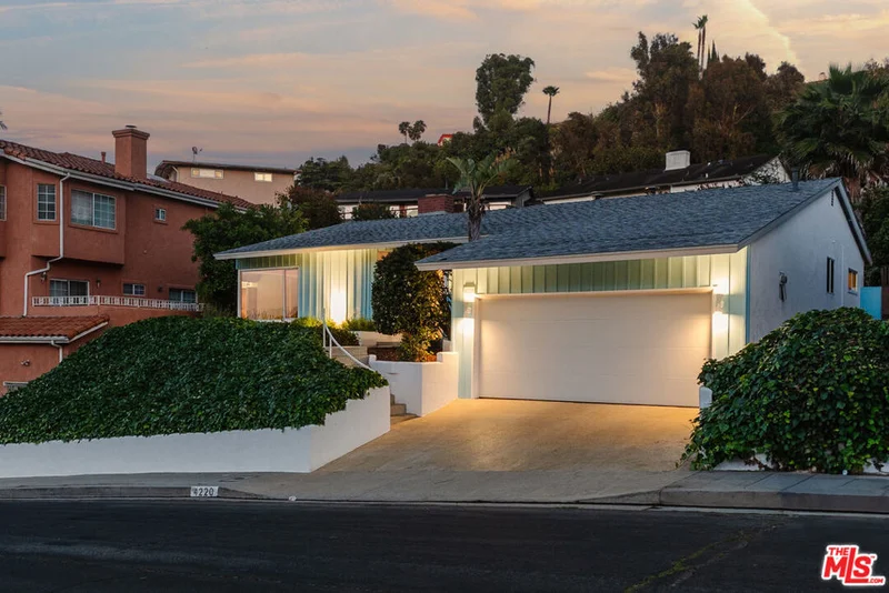 4220 Hillcrest Drive, Los Angeles, CA 90008