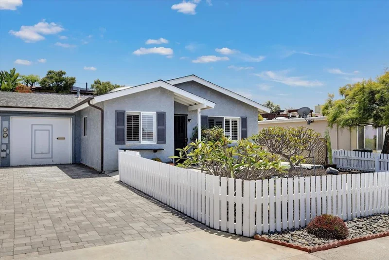 269 Delphinium Street, Encinitas, CA 92024