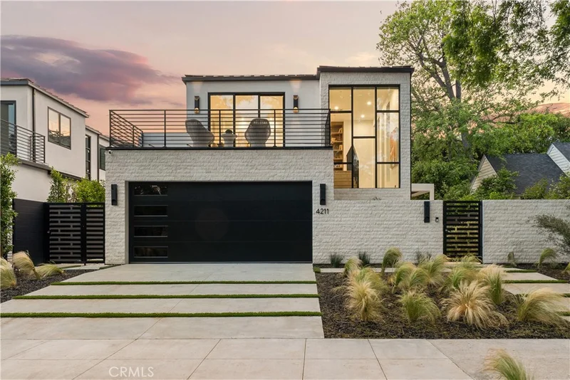 4211 Agnes Avenue, Studio City, CA 91604