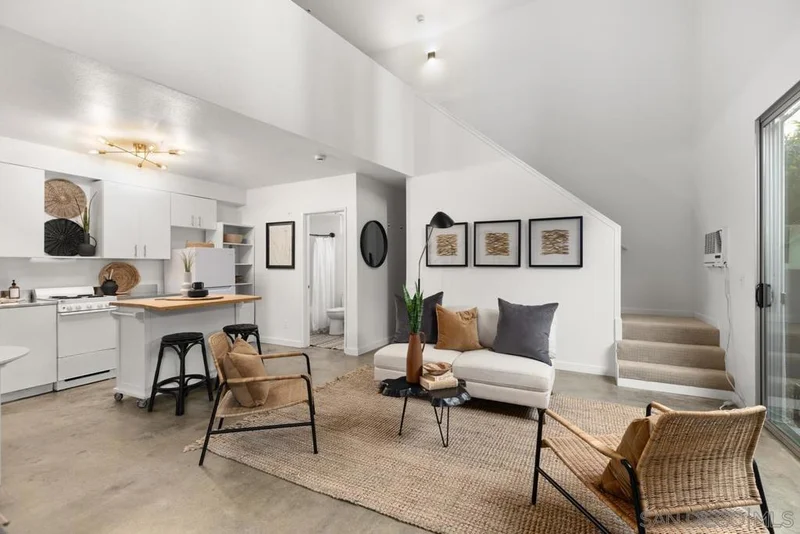 908 G St 13, San Diego, CA 92101