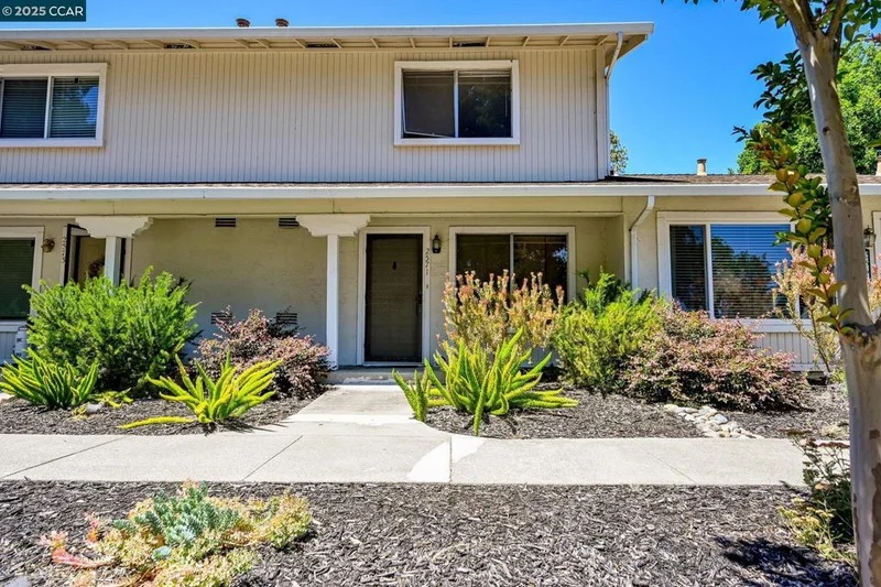 2571 Twin Creeks Dr, San Ramon, CA 94583-1860