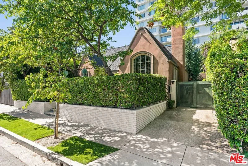 9053 Elevado Street, West Hollywood, CA 90069
