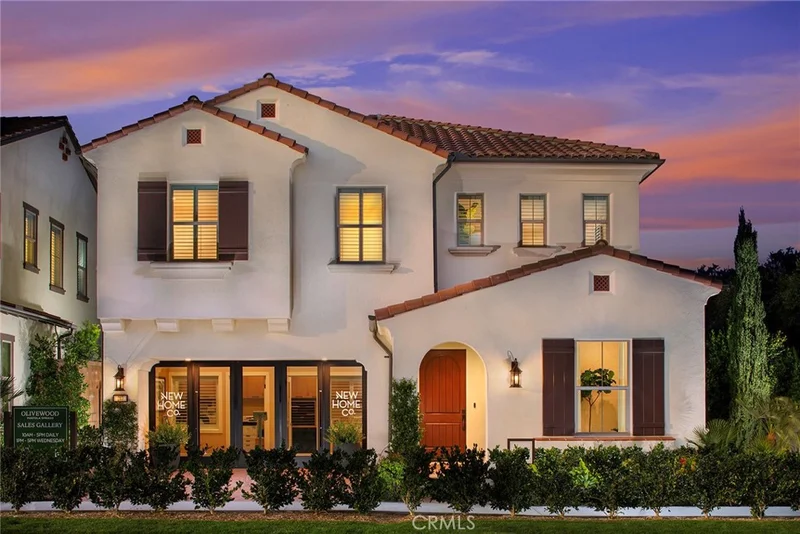 114 Oakstone, Irvine, CA 92618