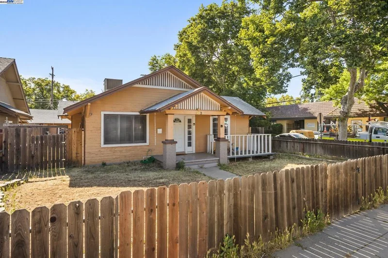 423 High St, Modesto, CA 95354