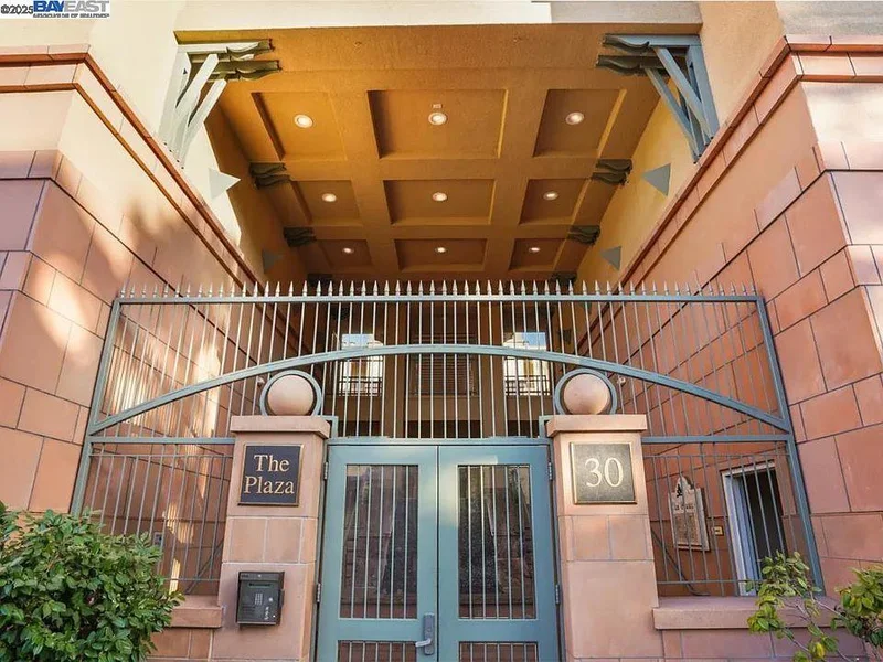 30 E Julian St 217, San Jose, CA 95112