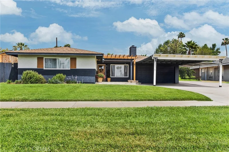 8975 Driftwood Dr, Riverside, CA 92503