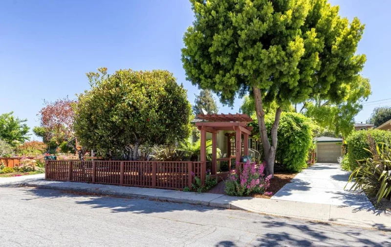 Riverview Drive, Capitola, CA 95010