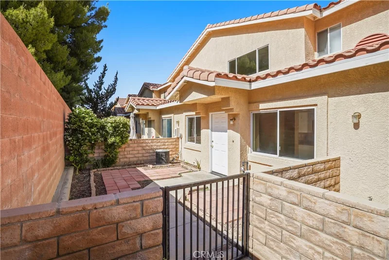 43473 30th Street W 3, Lancaster, CA 93536