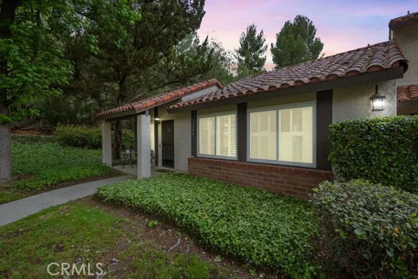 27556 Rondell Street, Agoura Hills, CA 91301