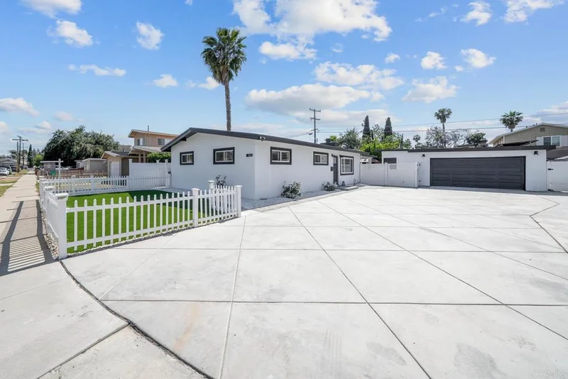 562 Lindsay Street, El Cajon, CA 92020