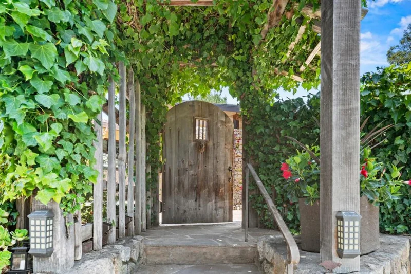 25550 Rio Vista Drive, Carmel, CA 93923