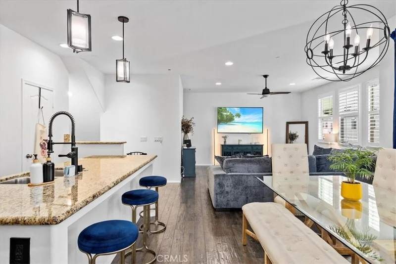 1855 Orizaba 103, Signal Hill, CA 90755