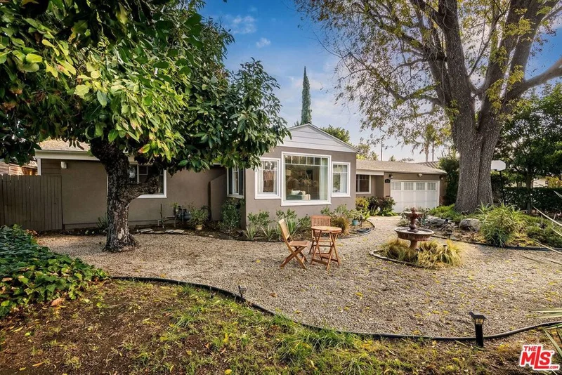 4538 Lemp Avenue, Studio City, CA 91602