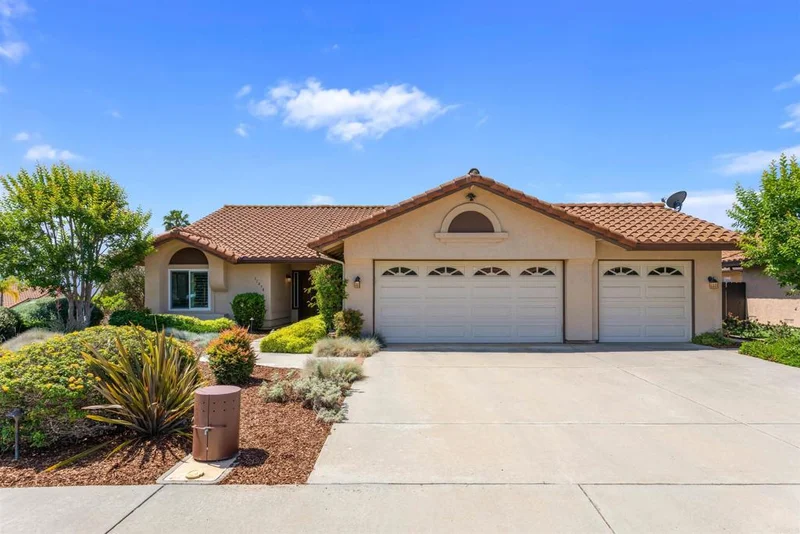 11478 Calle Simpson, El Cajon, CA 92019
