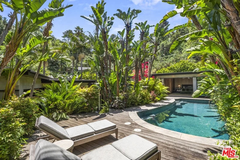 8547 Appian Way, Los Angeles, CA 90046