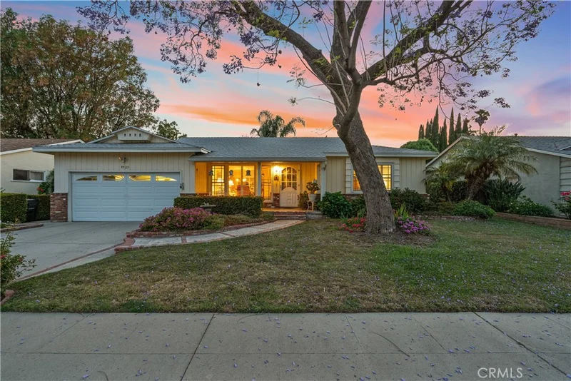8923 Collett Avenue, North Hills, CA 91343