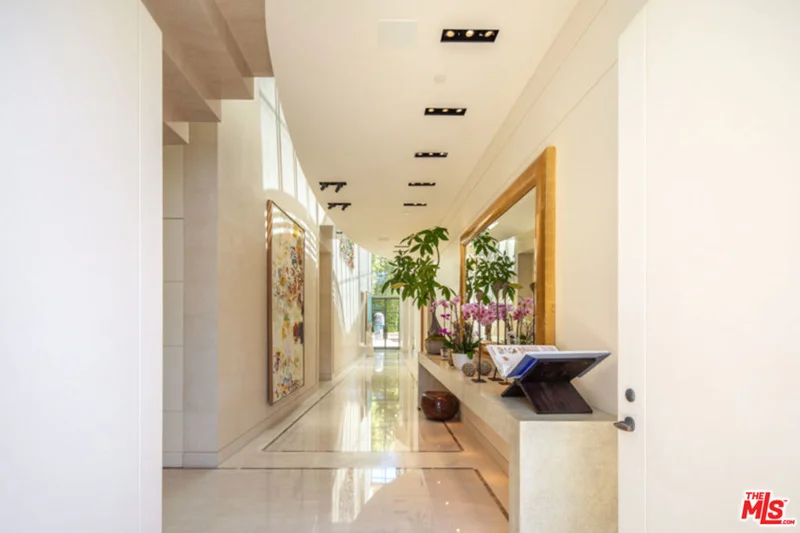 1148 Summit Drive, Beverly Hills, CA 90210