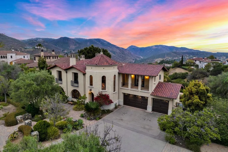 7727 Via Zafiro, San Diego, CA 92067