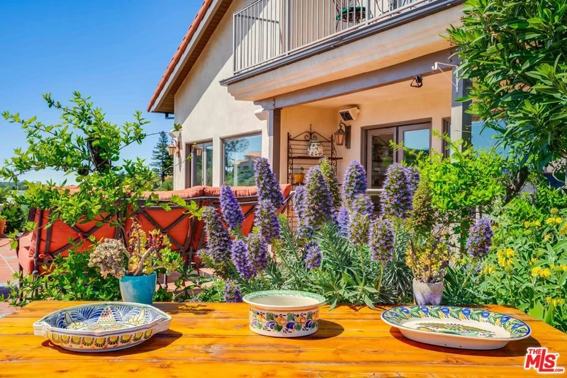 2303 Tuna Canyon Road, Topanga, CA 90290