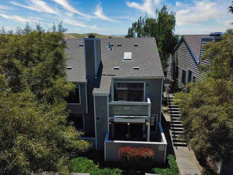 Photo 2 of 122 Eastridge Drive