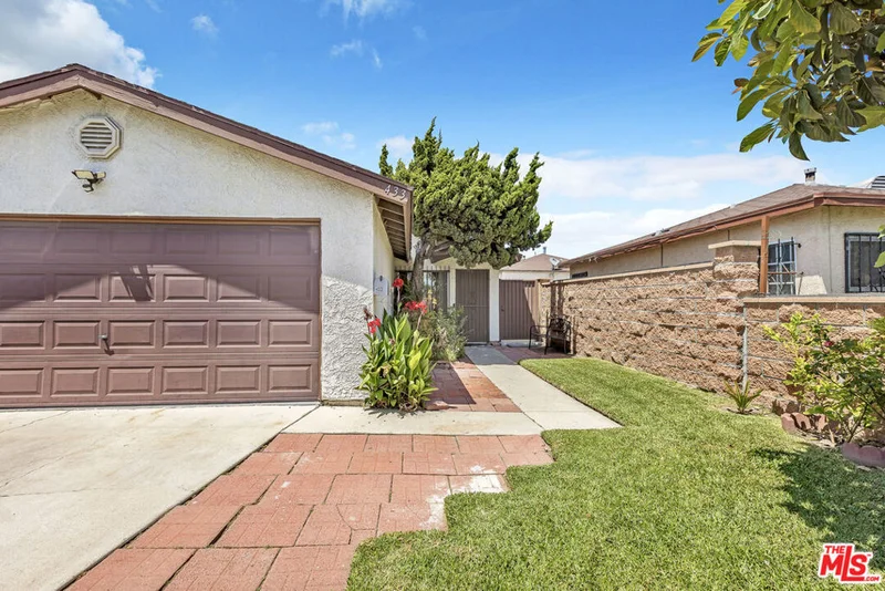 433 E 97th Street, Los Angeles, CA 90003