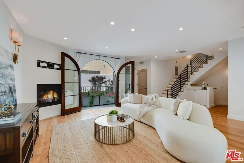 1253 17th Street 103, Santa Monica, CA 90404
