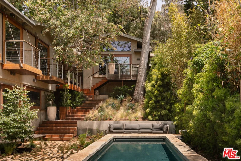 415 Mesa Road, Santa Monica, CA 90402
