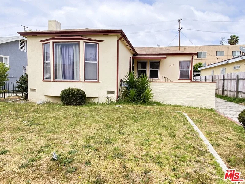 1027 1027 &29 W 84th Street, Los Angeles, CA 90044