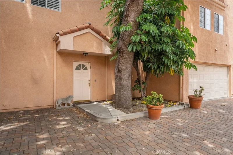 5200 White Oak Avenue 21, Encino, CA 91316
