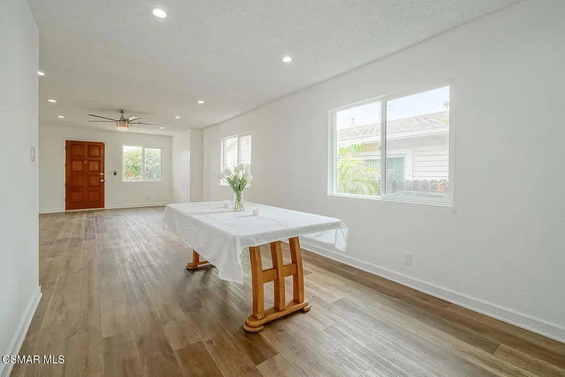 1520 W 107th Street photo 2