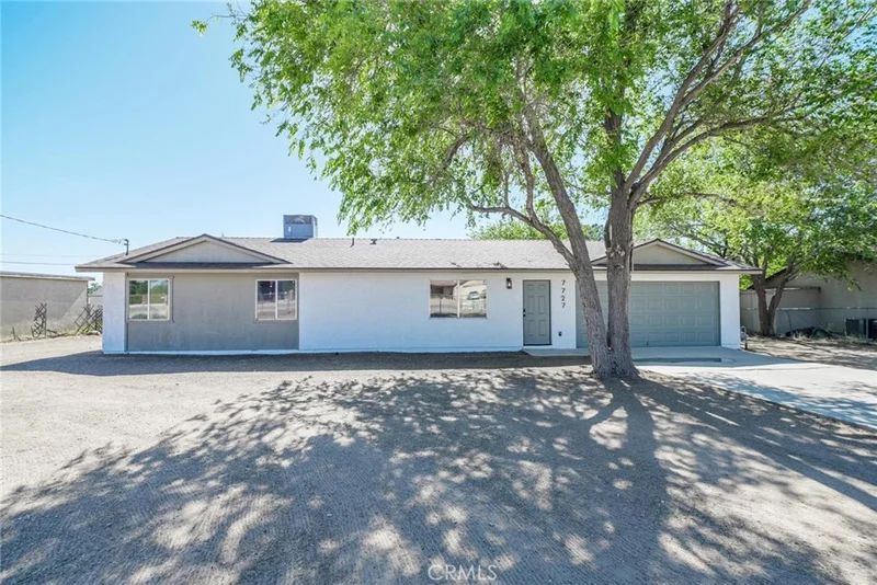 7727 Oakwood Avenue, Hesperia, CA 92345