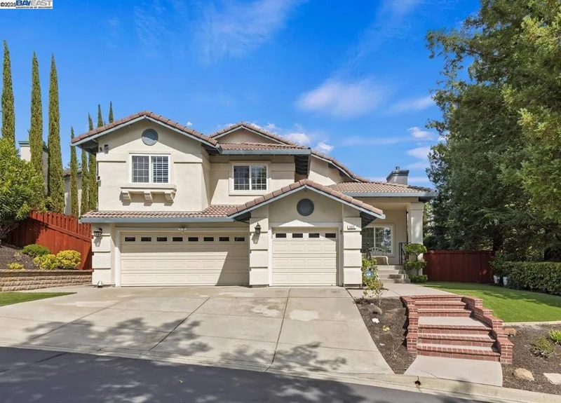 563 Grimsby Ln, Danville, CA 94506