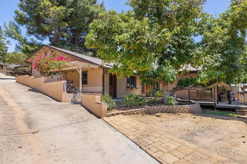 8472 74 Golden Ridge Rd, Lakeside, CA 92040