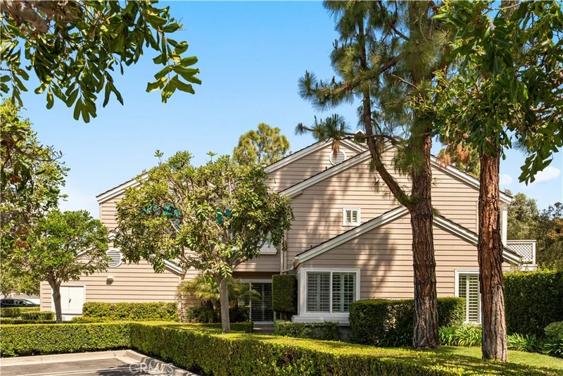 26 Lakefront 76, Irvine, CA 92604