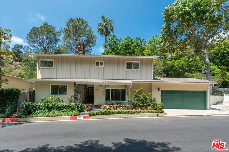 1247 N Bundy Drive, Los Angeles, CA 90049