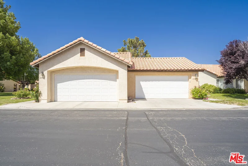 11553 Oak Street, Apple Valley, CA 92308