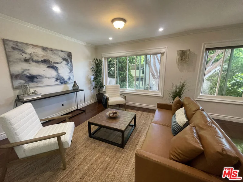 1015 N Kings Road 115, West Hollywood, CA 90069