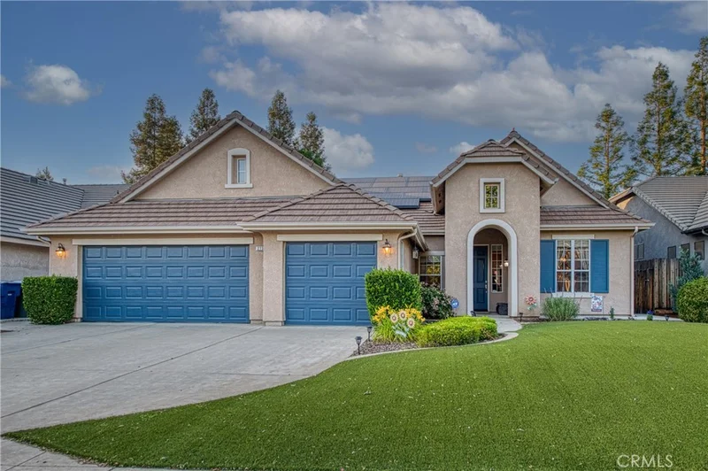 2737 Sussex Avenue, Clovis, CA 93611